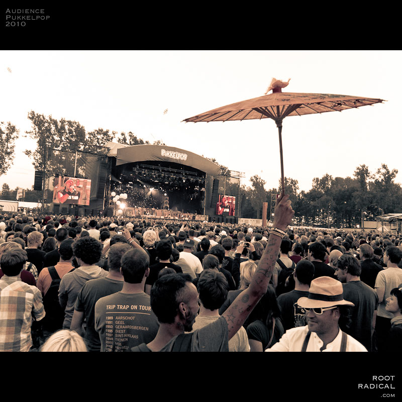 audience-pukkelpop-2010 Image shows the freaky audience of Pukkelpop 2010